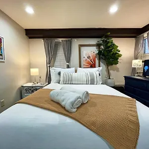 Apartment Artist's In The Heart Of The